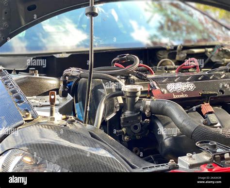 A closeup of SRT-4 Neon Engine Bay, 2003 Dodge Neon SRT-4 Turbo Neon ...