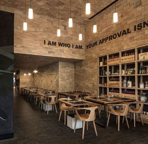 Wood Wall Restaurant 的图像结果