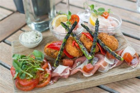 DERBY ARMS (Longridge) - Inn Reviews, Photos, Rate Comparison - Tripadvisor