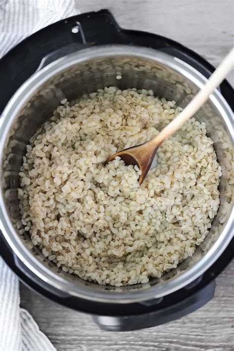 How to Cook Barley in an Instant Pot (pearl or hulled) - Bowl of Delicious