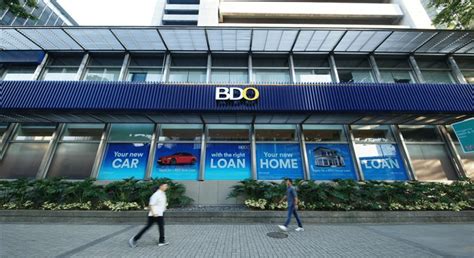 Committed to empowering employees: Banking made easy—like Sunday morning - employees of bank