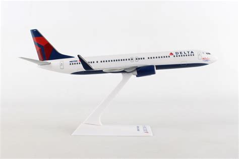 B737-900 DELTA 1/200 NEW LIVERY CE WOOLMAN