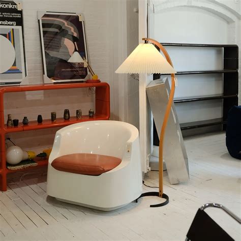 Caprani Floor Lamp - Vakkerlight