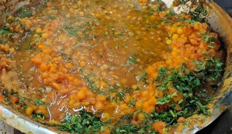 Have You Tried The Delicious Ragda Samosa At This Sion Joint ...