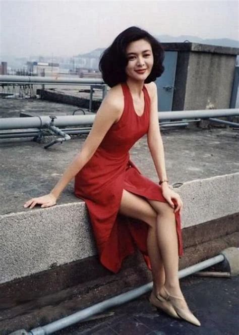 22 Retro Photos Show Unique Women’s Fashion Styles in Hong Kong During ...