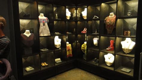 Cabinet of Curiosities Display of Frida's clothes and accessories at ...