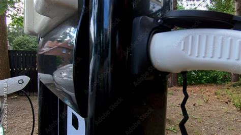 Producing Power Using Car Plugs 的图像结果