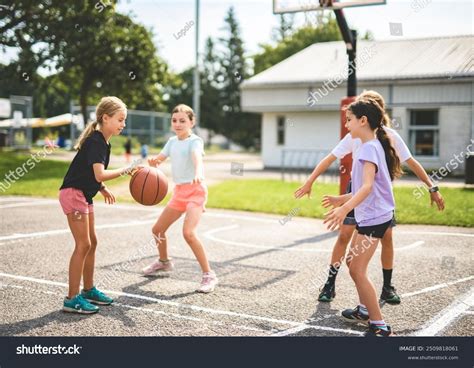 Girls Basketball Team 的图像结果