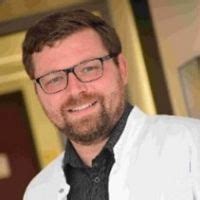 Long-Term Comparison of Two- and Three-Dimensional Computed Tomography ...