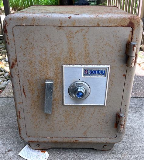 Vintage Sentry Floor Safe With Combination | #4661141313