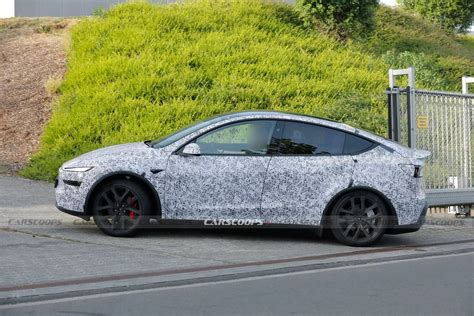 El Model Y Performance ha sido visto realizando pruebas en un circuito antes de su lanzamiento ...