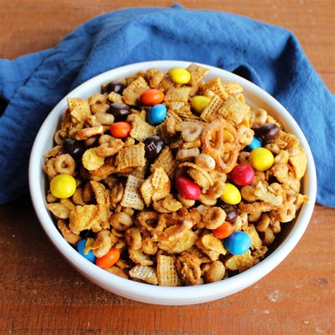 Crunchy Caramel Chex Mix - Cooking With Carlee