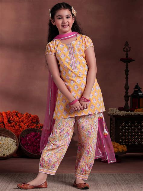 Girls Ethnic Wear - Buy Ethnic Wear for Girls Online | Libas
