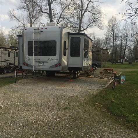 CHIPMUNK CROSSING RV PARK (West Plains) - Campground Reviews & Photos ...