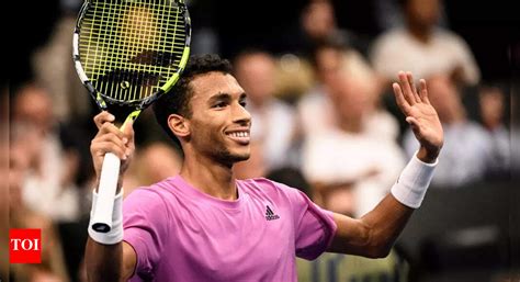 Auger-Aliassime cruises past Alcaraz to eye third successive title ...