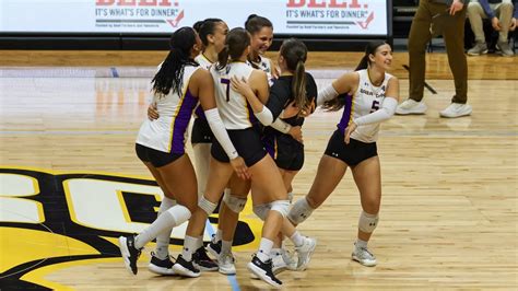 Volleyball Sweeps Bryant to Advance to America East Championship Match ...