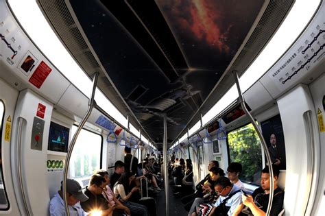 北京地铁客运量连续两年超公交，一年中这月最堵|北京交通_新浪新闻
