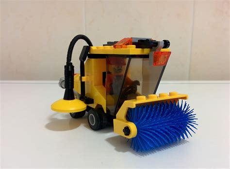 lowcuras: LEGO set 7242 spazzatrice - street sweeper