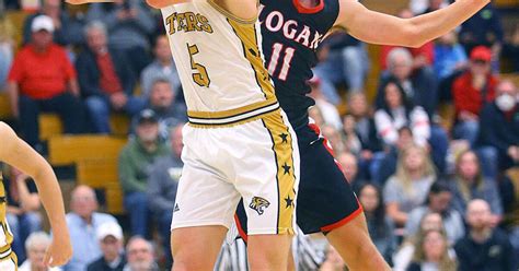 PHOTOS: Peru vs Logansport boys BB | Gallery | pharostribune.com