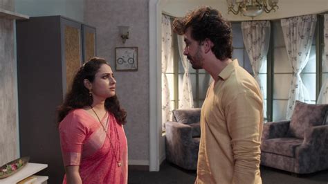 Watch Tuzech Mi Geet Gaat Aahe S1 Episode 111 on JioHotstar