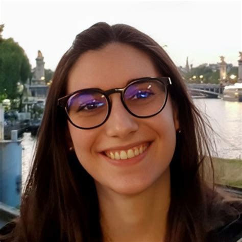 Zara - Physics teacher - ₹3166/h