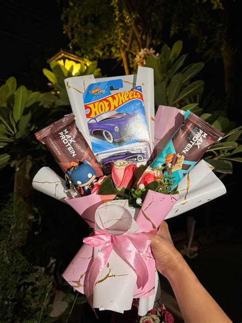 Hot Wheels and Protein Bar Bouquet - Batman Key Chain Edition – Shop ...