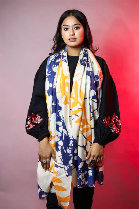 Big Leaf Printed Stole – The Shawl Studio