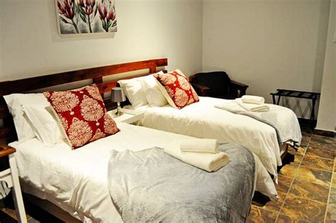 PASTEUR GUESTHOUSE (Bloemfontein) - Farmhouse Reviews, Photos, Rate ...