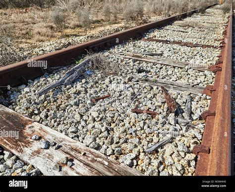 Abandoned railroad hi-res stock photography and images - Alamy