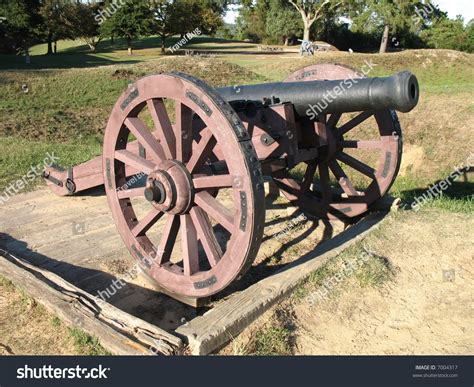 Revolutionary War Cannon Historic Yorktown Virginia Stock Photo 7004317 ...