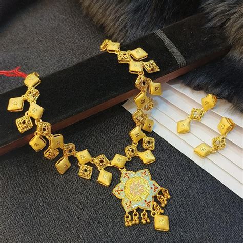 Navkar Jewellers Forming Gold Meenakari Necklace Set – JewelEMarket