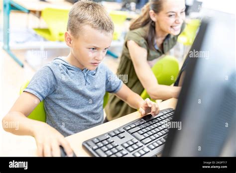 Boy Using Computer 的图像结果