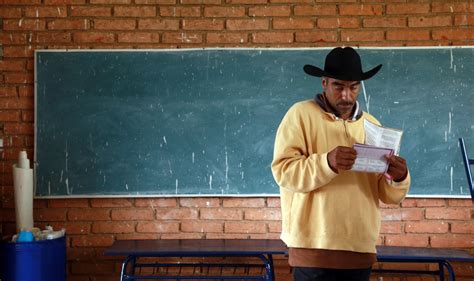 Voting around the World 的图像结果