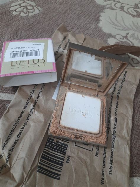 Buy Lotus Makeup Pure Radiance Compact, Oil Control, Safe For Sensitive ...