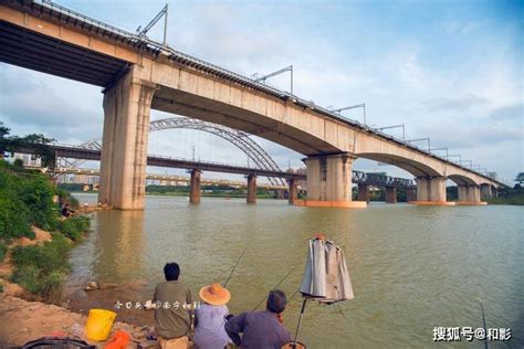 邕江上的17座跨江公路大桥和2座铁路桥_南宁