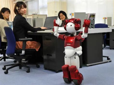 Hitachi humanoid robot 'EMIEW 2' - February 21, 2012 | The Economic Times