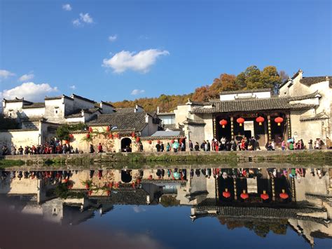 【携程攻略】黟县宏村景区景点,毎个季节都有其独特风格。已经是第三次来宏村了，越发觉得秋季才是最…