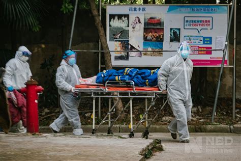 图集｜救护车上的“战疫”——记者跟拍武汉急救站出车全程 | 每经网
