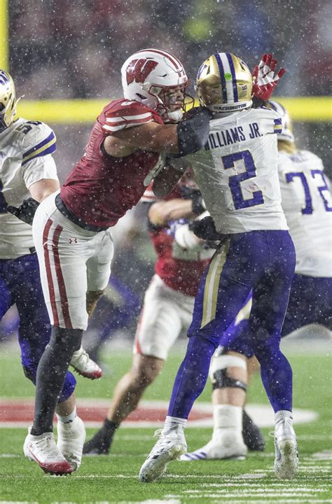 Shaun Alexander Freshman of the Year Award- Player of the Week – Excel ...