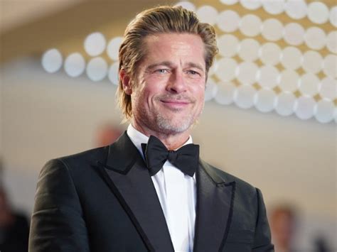 Brad Pitt to drive Formula 1 car, more deets inside