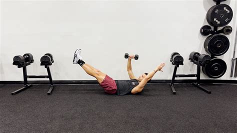 Best Core Workouts With Dumbbells | EOUA Blog