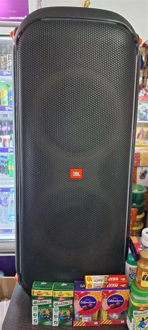 JBL PartyBox 710 Bluetooth Party Speaker with Dynamic Music Synced ...