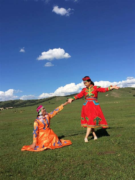 新疆舞蹈基本动作16个_新疆舞蹈视频大全_微信公众号文章