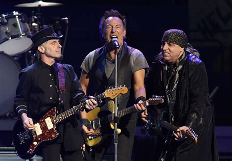 Bruce Springsteen and E Street Band to Release New Album 'Letter To You'