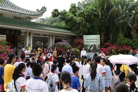 版纳植物园为北京80中学和中关村中学设计个性化科学探究营活动----中国科学院西双版纳热带植物园
