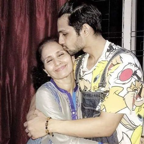 Yuvraj Thakur Biography Age, Height, Profile, Family, Wife, Son ...