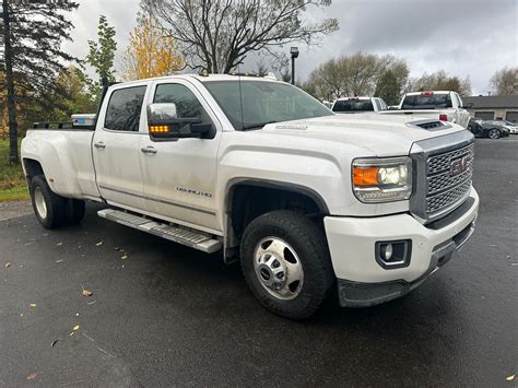GMC Sierra 3500HD Denali 2018 | #{stock} | Automobiles Desjardins à Québec