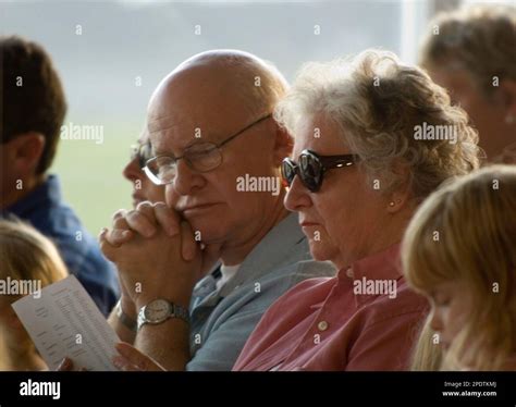 Lee and Eunice Hanson of Easton Conn., listen to the reading of the ...