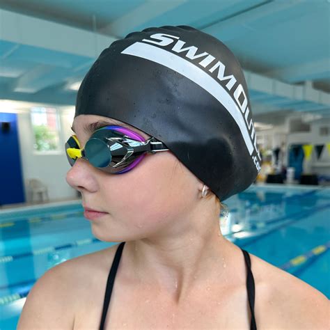 Speedo Vanquisher 3.0 vs. 2.0 Goggles - SwimOutlet.com