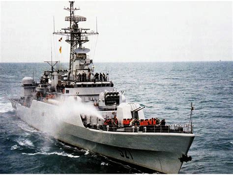日本海上自卫队的军舰，为什么都叫护卫舰？真的是为掩人耳目么？|Destroyer|护卫舰|護衛艦_新浪新闻